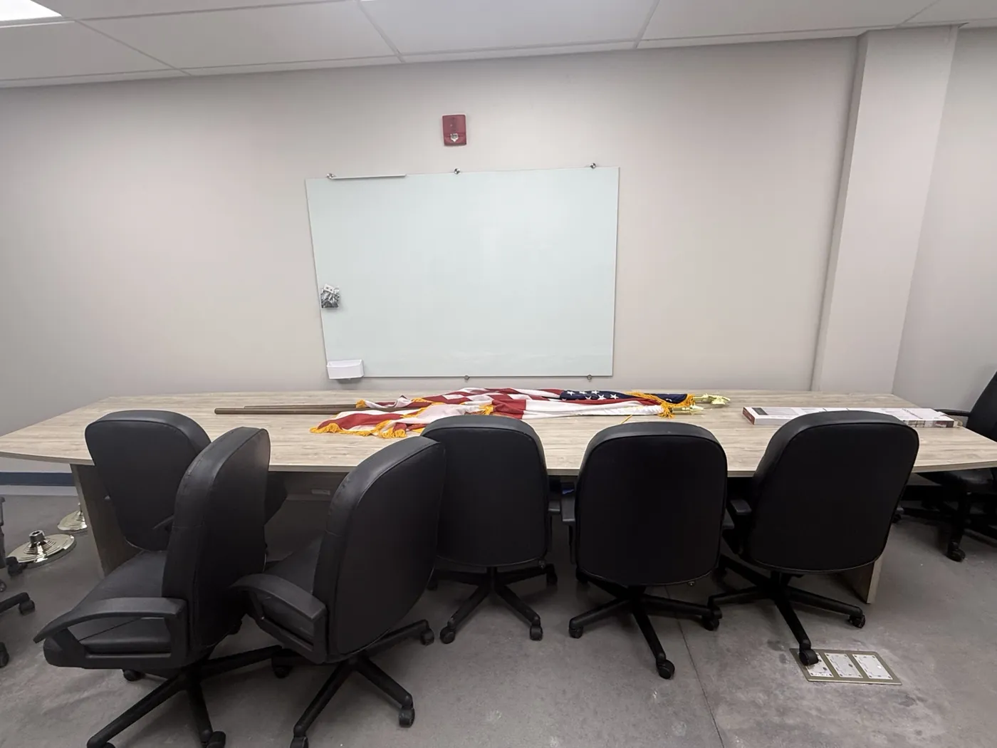 Wall-mounted display and office furniture setup